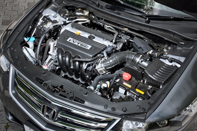 ホンダ アコードツアラー エンジン｜ライバル車比較 THE！対決