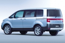 三菱 デリカ D:5 リアスタイル｜人気中古車完全カタログ