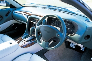 アストンマーチン DB7 ヴォランテ インパネ｜ニューモデル試乗