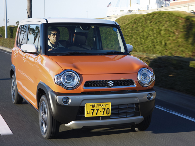 ▲大穴に推したいのはスズキ ハスラー。遊ぶことに特化した軽自動車。車で遊ぶ、外で遊ぶ…とにかく「遊ぶ」ための装備やアクセサリーが充実。ボディカラーは11色用意されデザイン面の評価も高い。こちらも軽自動車での初受賞がかかっている