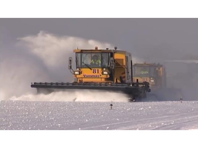 ▲世界の雪かきシーンでは車が大活躍しています