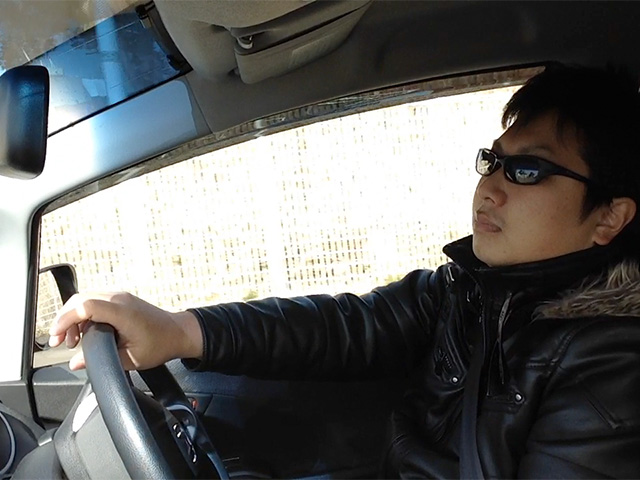 ▲運転シーンはヒップホップのスターをイメージ。クールな演出（？）に福嶌くん、超ノリノリでした