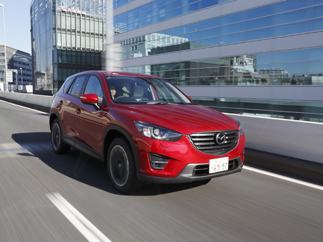 ▲大幅改良によって進化した新CX-5。部品を進化させてモデルを成熟させる方式は好感が持てる