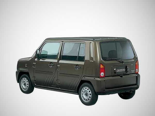 ▲すべてがむき出しであるため、なんとなく軍用車テイストなネイキッド。でもそこがいいんです！