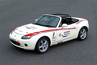 「Mazda Women in Motorsport Project 2015 トレーニング用車両」*