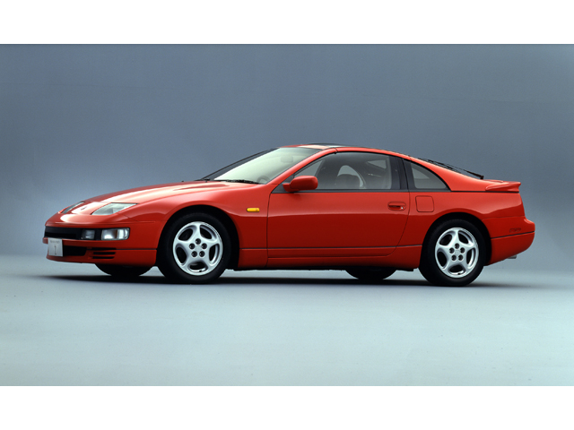 ▲ワイド＆ローなスタイルで1989年に登場したZ32型フェアレディZ。2シーターと、後部座席を備えた2by2の2種類が用意されました。日本メーカーのハイパワー競争が過熱した時期で、Zに搭載されるV6 3Lツインターボエンジンは300馬力に達するものでした。しかし発売前に運輸省（現国土交通省）から指導が入り、280馬力に抑えて発売されました。これを機に、日本に280馬力自主規制が生まれました