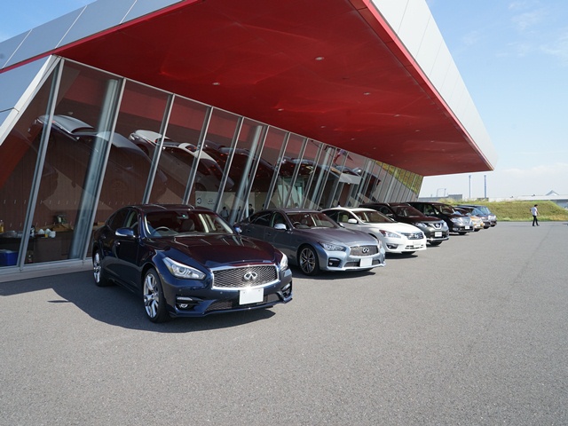 ▲ずらりと並ぶ日産の車たち。一部の予防安全システムは高級車だけでなく、コンパクトカーや軽自動車にも搭載が始まっている