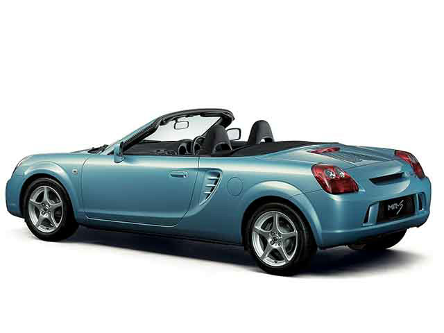 ▲ミッドシップ2シータークーぺであるMR2の後継モデルがMR-S。7種類のボディカラーと3種類の内装色を自由に組み合わせられるシステムを取り入れたのが特徴です。ミッションは当初5MTのみで、2000年8月にはクラッチ操作が不要でAT限定免許でも運転できるシーケンシャルMTが追加されました