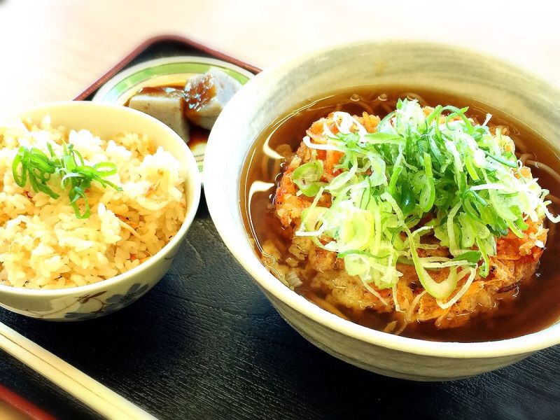 ▲駿河湾由比港名産の桜えびやしらすを存分に味わえることで有名な（？）由比PAに行ってきました