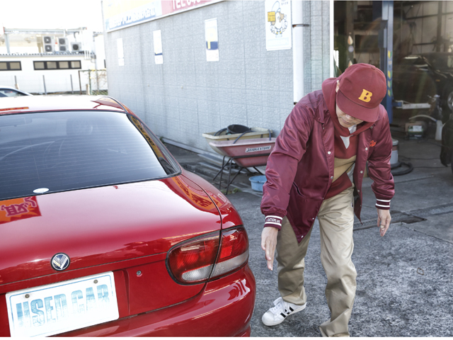 ▲「ルーフからおしりにかけてのラインがたまらなく色っぽいよね」とBoseさん。どちらかというと流線形の車に対してアンチな立場でしたが、ユーノス500には参っていました