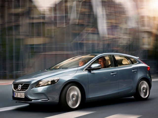 ▲初回車検とマイナーチェンジの関係で今、このプレミアム・ショートワゴンがかなりお手頃価格で狙えてしまう状況なんです！