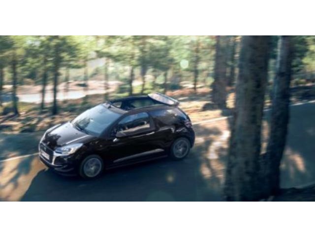 ▲NEW DS 3 CABRIO