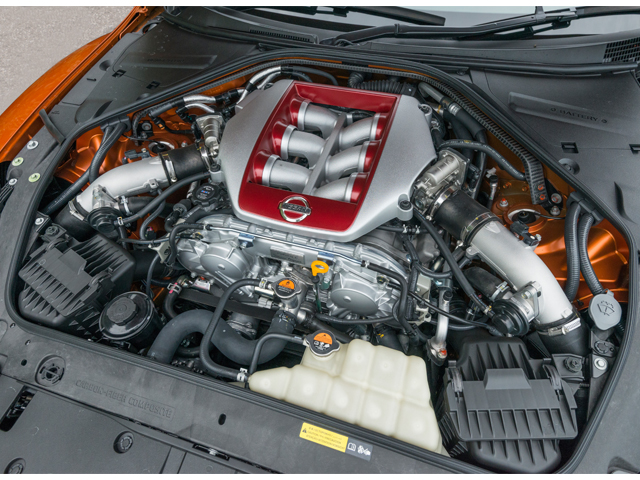 ▲3.8リッター24バルブV6ツインターボエンジン。軽く踏み込んだだけでも信じられないほどスムーズに加速し、ターボであることを忘れさせるリニアなエンジン特性だった