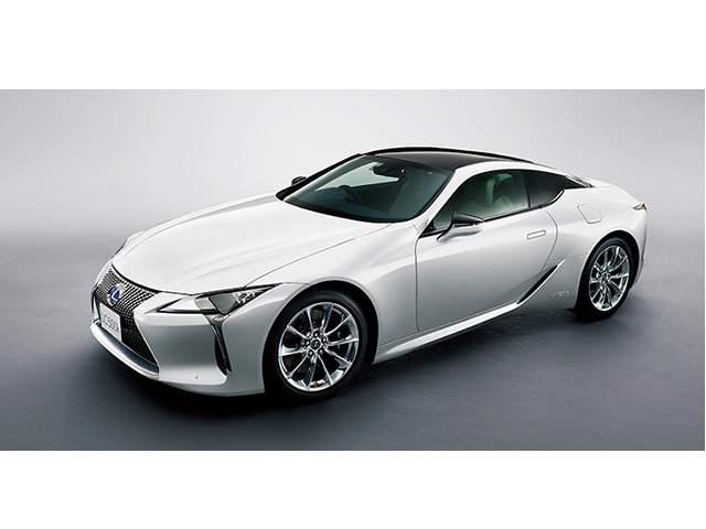 ▲LC500h“L package”