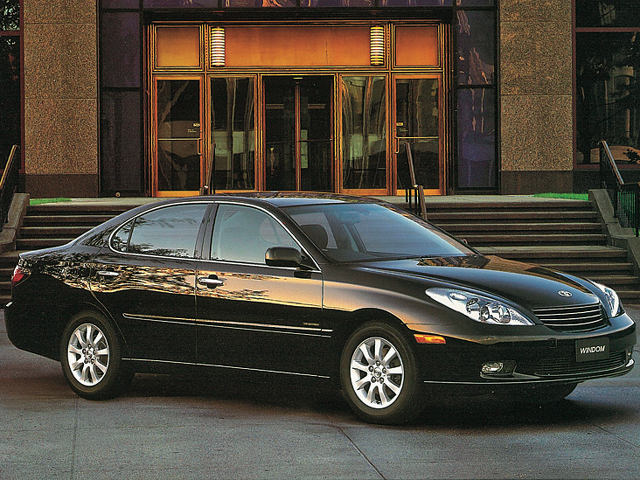 ▲2001年のモデルチェンジで、サッシュ付きドアのセダンに代わったが、この世代を最後に2006年にウィンダムブランドは廃止されて、海外専売となった