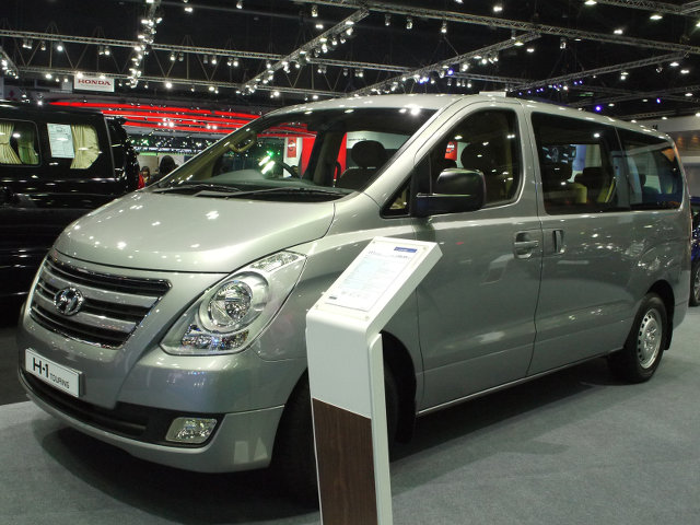 ▲タイにおける、ヒュンダイの看板車種は大型ミニバンのH-1だ。今回展示ブースのほとんどがH-1であった。写真はスチールホイールを履いた廉価版のツーリング。全長5150mm、全幅1920mmという堂々たる体躯、2.5Lディーゼルターボは、他モデルと同様
