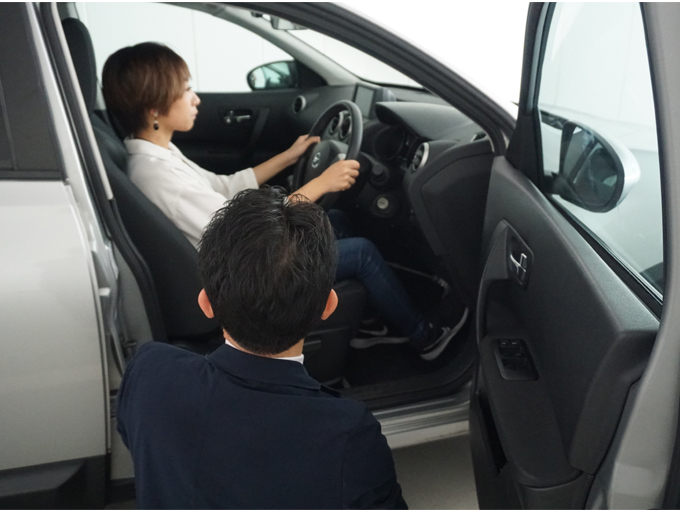 ▲最適な運転姿勢やミラーの調整など初歩からていねいに教えてもらえる