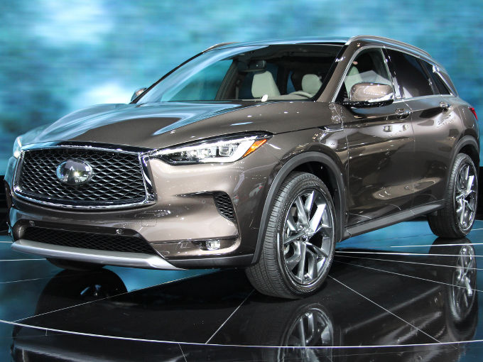 ▲日本でもスカイラインクロスオーバーとして販売されていたミドルクラスSUV「インフィニティ QX50」がフルモデルチェンジを果たした。日産が進める自動運転技術、プロパイロットが装備される。この変更を機に、FFベースのプラットフォームに改められた