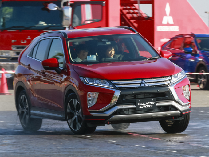 ▲12月某日、三菱の新型クーペSUV「エクリプス クロス」の試乗会が開催された。国内向けには「プロトタイプ」ではあるが、先行して欧州で販売されていることもあり、今後、市販されるモデルと大きな差異はないだろう。インプレッションをお伝えする