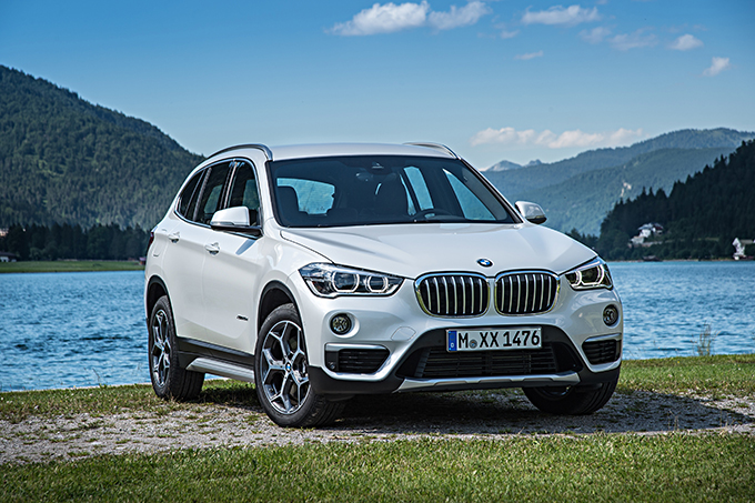 ▲こちらは2015年に登場した2代目X1。GLAクラスとQ3と違って一度フルモデルチェンジされていま