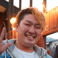 港さん