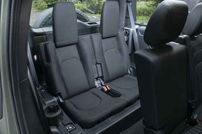 LAND ROVER DEFENDER