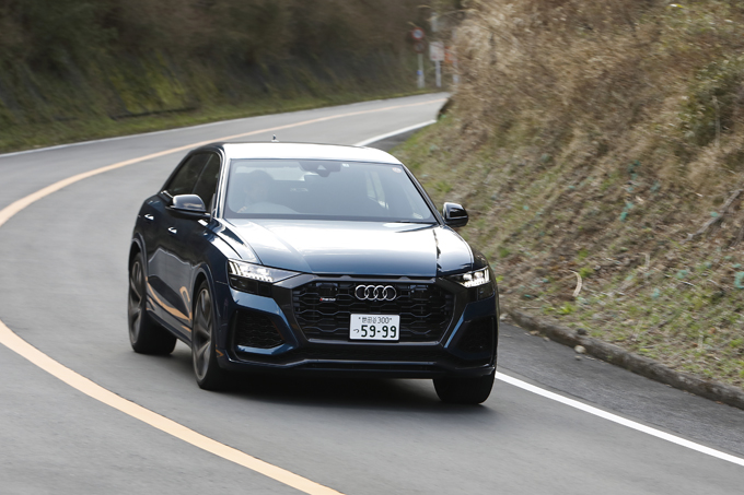 アウディ RS Q8