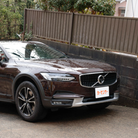 ボルボ V90クロスカントリー