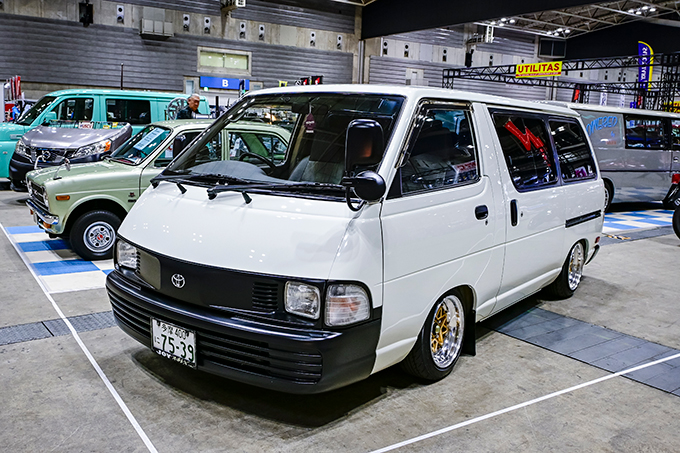 トヨタ