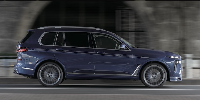 BMWアルピナ XB7